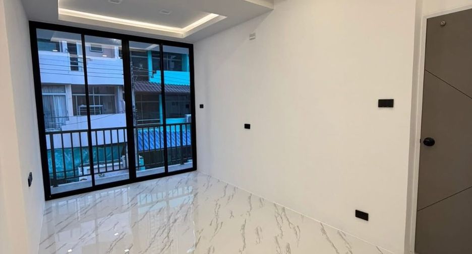 For sale 4 bedrooms townhouse in South Pattaya, Pattaya