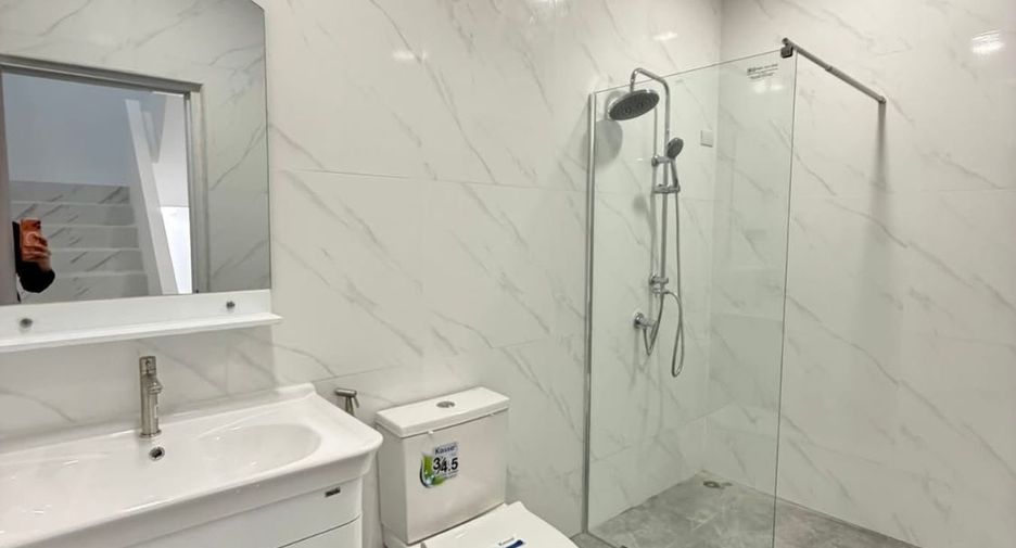 For sale 4 bedrooms townhouse in South Pattaya, Pattaya