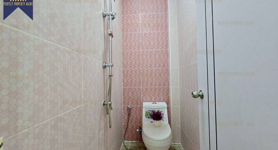For sale 3 bedrooms townhouse in Khlong Sam Wa, Bangkok