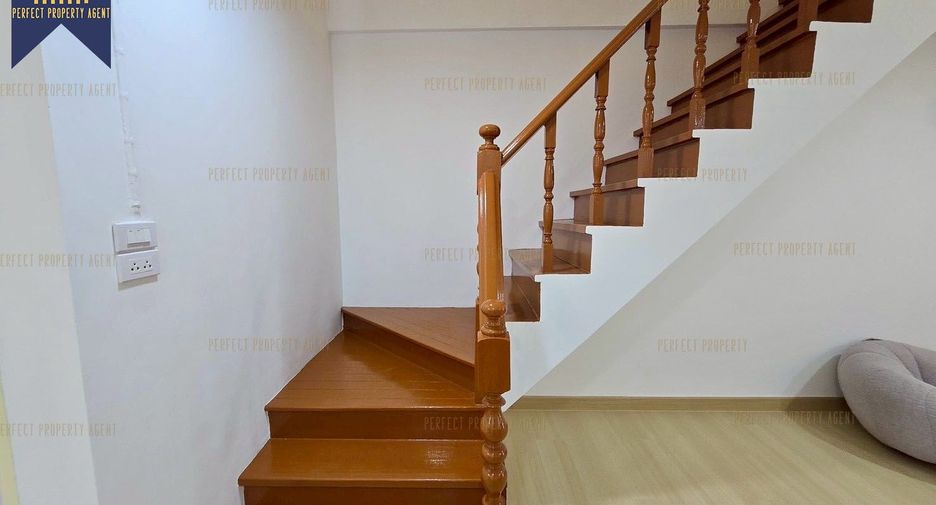 For sale 3 bedrooms townhouse in Khlong Sam Wa, Bangkok