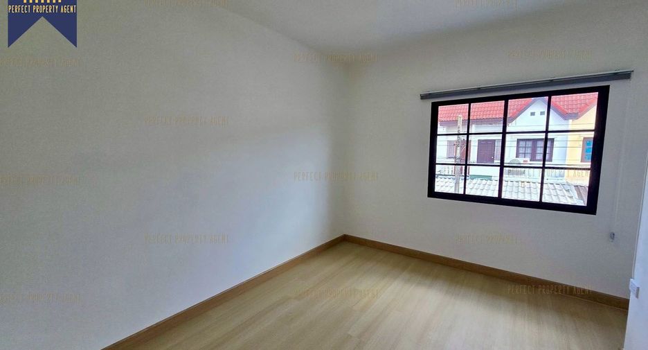 For sale 3 bedrooms townhouse in Khlong Sam Wa, Bangkok