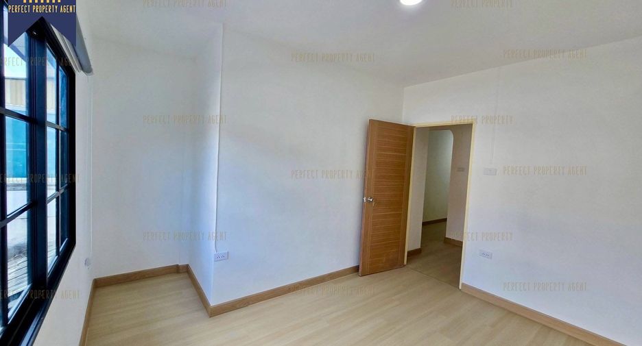 For sale 3 bedrooms townhouse in Khlong Sam Wa, Bangkok