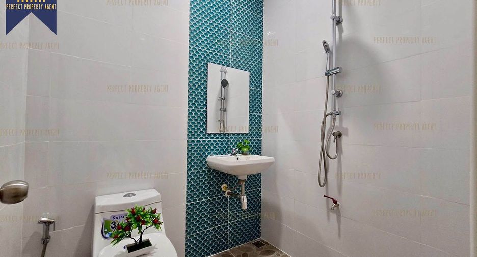 For sale 3 bedrooms townhouse in Khlong Sam Wa, Bangkok