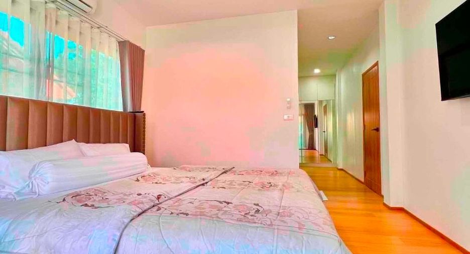 À louer 3 chambres villa à Sattahip, Chonburi