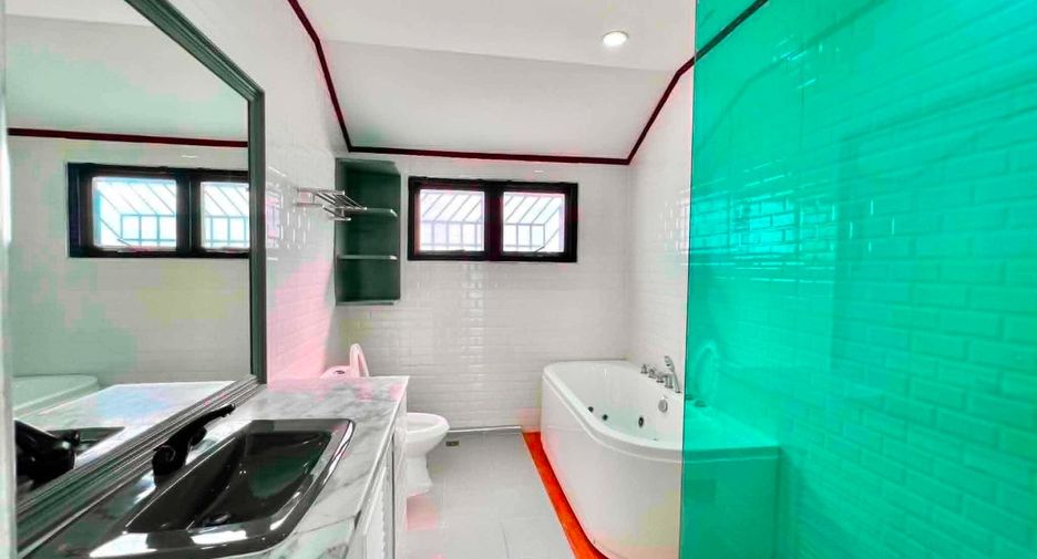 À louer 3 chambres villa à Sattahip, Chonburi
