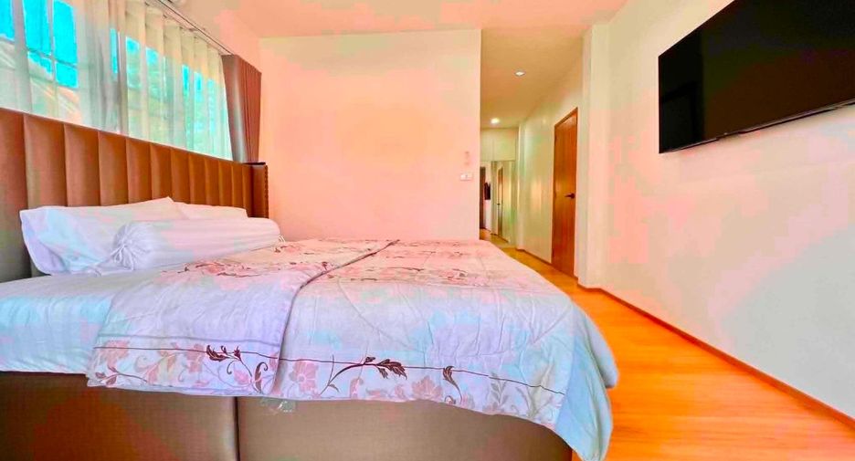 À louer 3 chambres villa à Sattahip, Chonburi