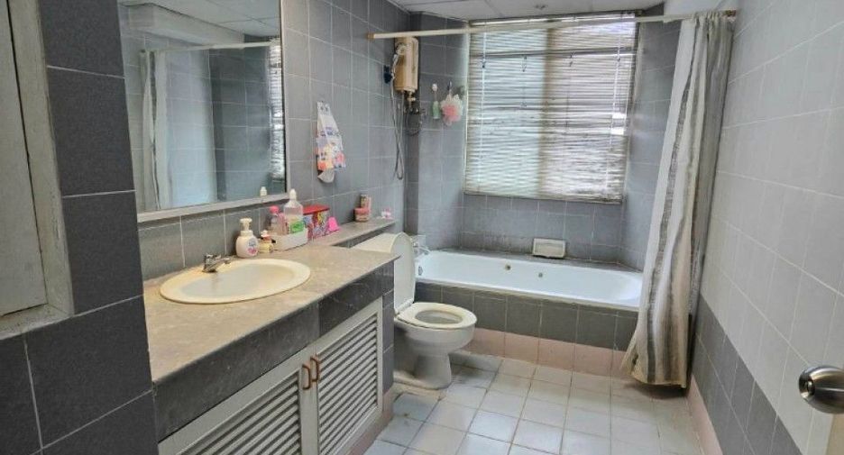 For sale 2 bedrooms condo in Bang Phli, Samut Prakan