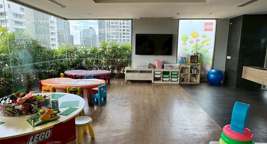 ให้เช่า 2 ห้องนอน คอนโด ใน คลองเตย, กรุงเทพฯ