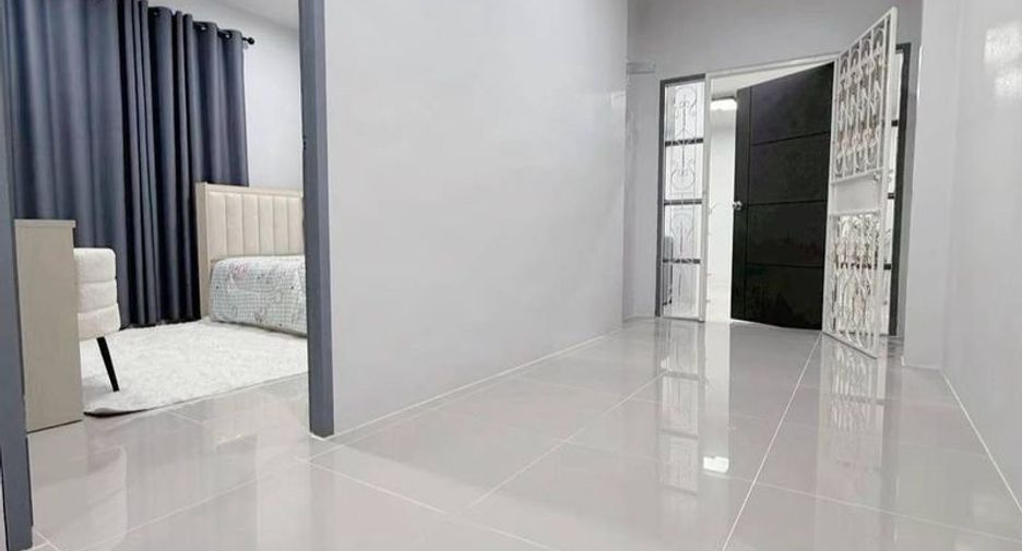 Продажа 2 спальни дом в Si Racha, Чонбури