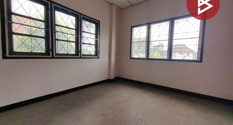 For sale 4 bedrooms house in Min Buri, Bangkok