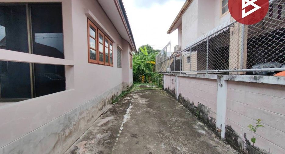 For sale 4 bedrooms house in Min Buri, Bangkok