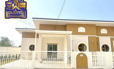 For sale 2 ベッドルーム townhouse in Phanat Nikhom, Chonburi