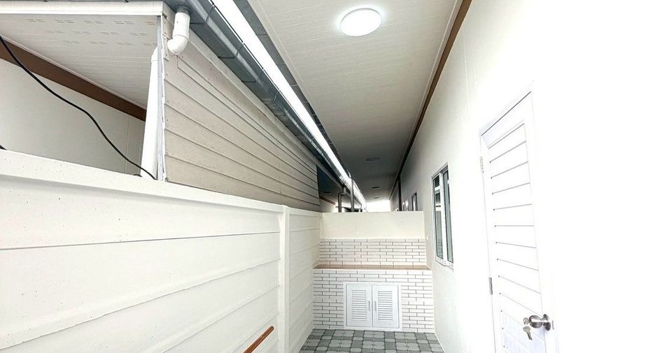 For sale 2 bedrooms townhouse in Phanat Nikhom, Chonburi