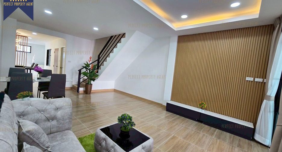 Reihenhaus zum Kauf mit 3 Zimmer in Wang Thonglang, Bangkok