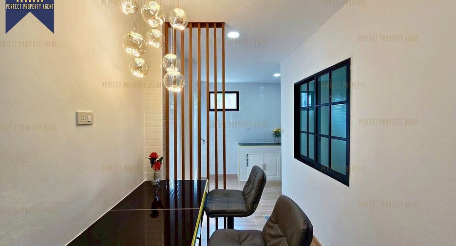 Reihenhaus zum Kauf mit 3 Zimmer in Wang Thonglang, Bangkok