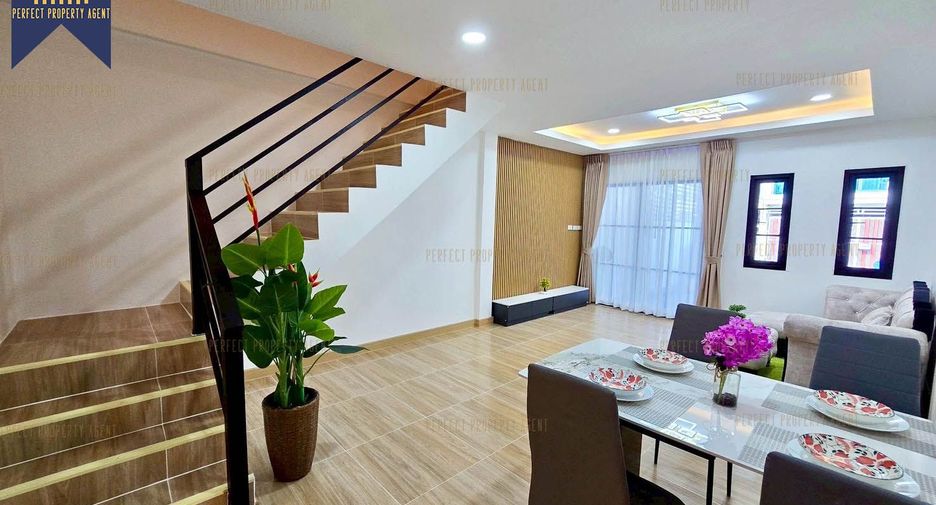 Reihenhaus zum Kauf mit 3 Zimmer in Wang Thonglang, Bangkok