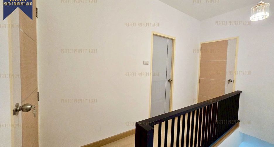 Reihenhaus zum Kauf mit 3 Zimmer in Wang Thonglang, Bangkok