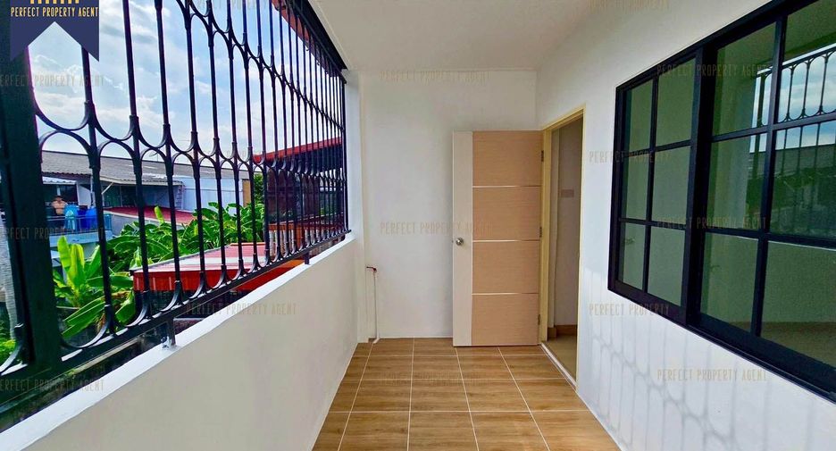 Reihenhaus zum Kauf mit 3 Zimmer in Wang Thonglang, Bangkok