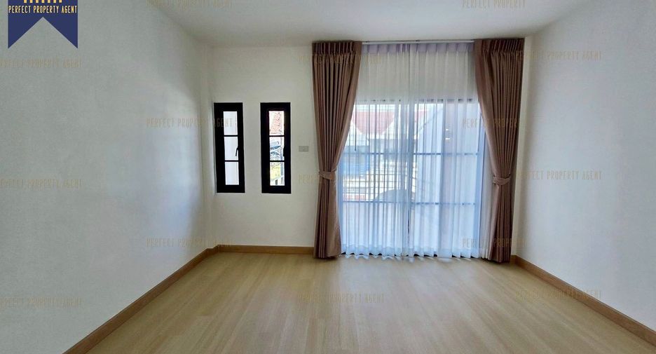 Reihenhaus zum Kauf mit 3 Zimmer in Wang Thonglang, Bangkok