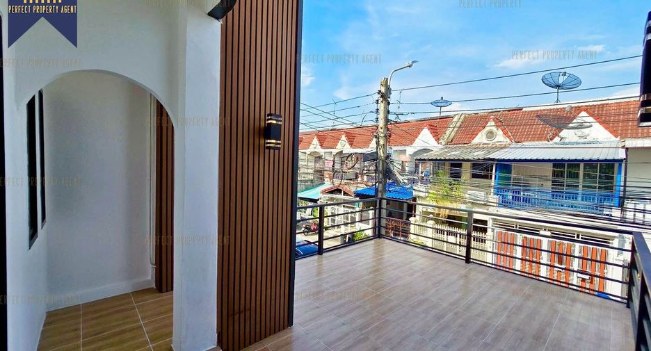 Reihenhaus zum Kauf mit 3 Zimmer in Wang Thonglang, Bangkok