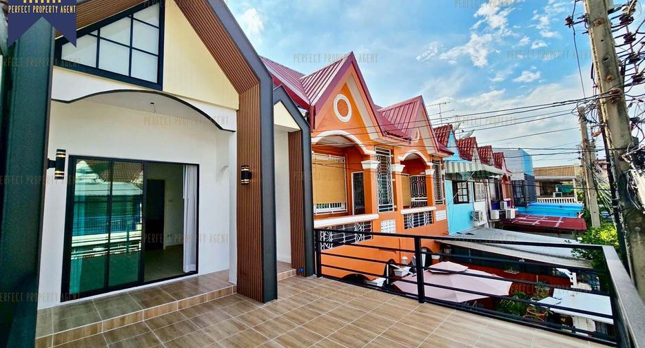 Reihenhaus zum Kauf mit 3 Zimmer in Wang Thonglang, Bangkok