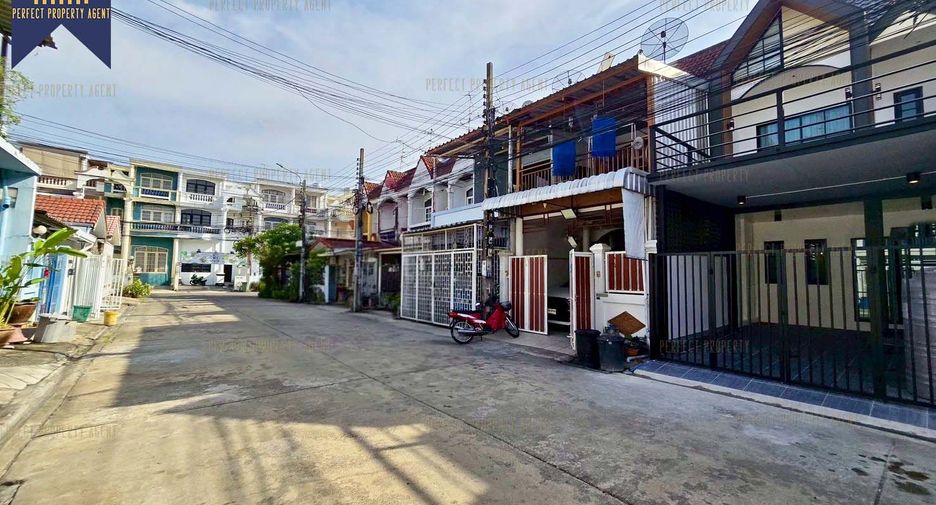 Reihenhaus zum Kauf mit 3 Zimmer in Wang Thonglang, Bangkok