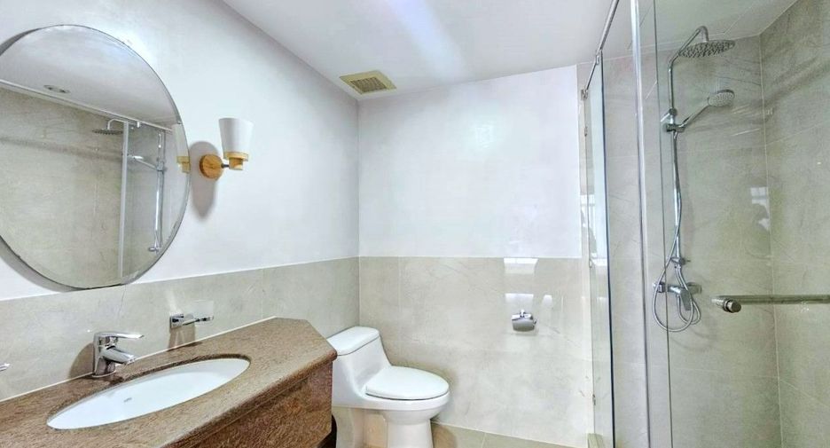 For rent and for sale 3 bedrooms condo in Khlong Toei, Bangkok