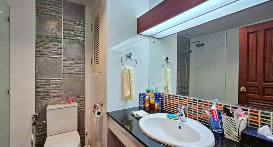 For rent and for sale 3 bedrooms condo in Khlong Toei, Bangkok