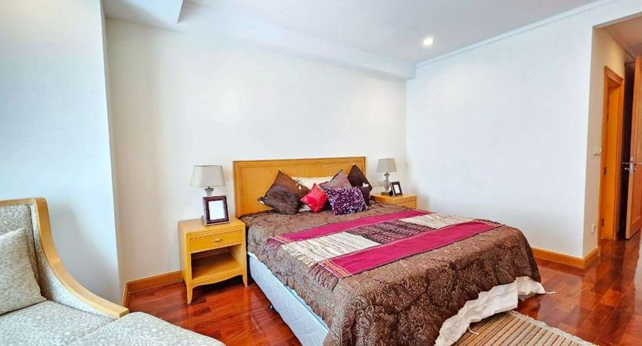 Apartamento en alquiler de 3 habitaciones en Khlong Toei, Bangkok