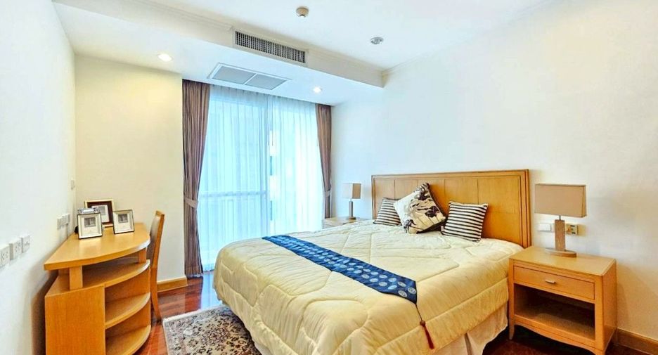 Apartamento en alquiler de 3 habitaciones en Khlong Toei, Bangkok