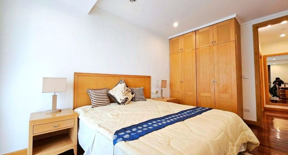 Apartamento en alquiler de 3 habitaciones en Khlong Toei, Bangkok