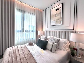 For sale 3 bedrooms condo in Khlong Toei, Bangkok