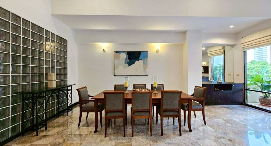 For rent 4 bedrooms apartment in Khlong Toei, Bangkok