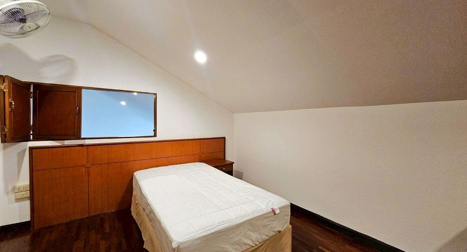 For rent 4 bedrooms apartment in Khlong Toei, Bangkok