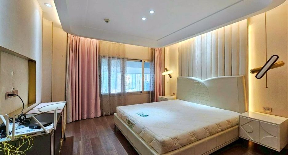 For rent and for sale 3 bedrooms condo in Khlong Toei, Bangkok