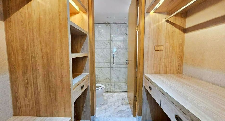 For rent and for sale 3 bedrooms condo in Khlong Toei, Bangkok