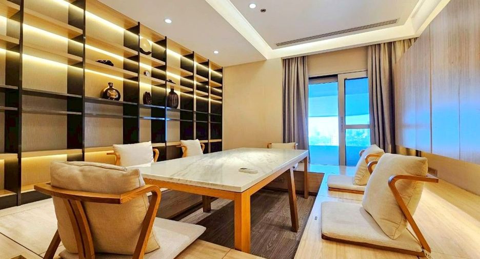For rent and for sale 3 bedrooms condo in Khlong Toei, Bangkok