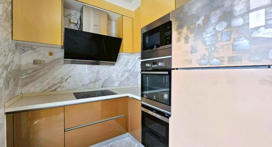 For rent and for sale 3 bedrooms condo in Khlong Toei, Bangkok