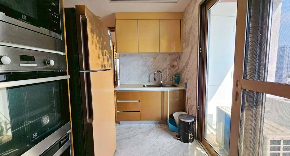 For rent and for sale 3 bedrooms condo in Khlong Toei, Bangkok