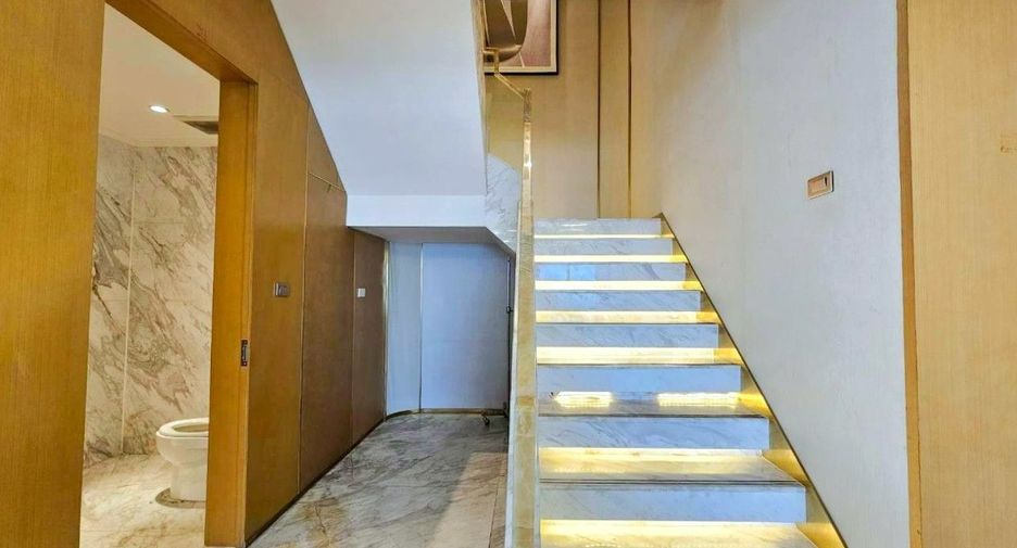 For rent and for sale 3 bedrooms condo in Khlong Toei, Bangkok