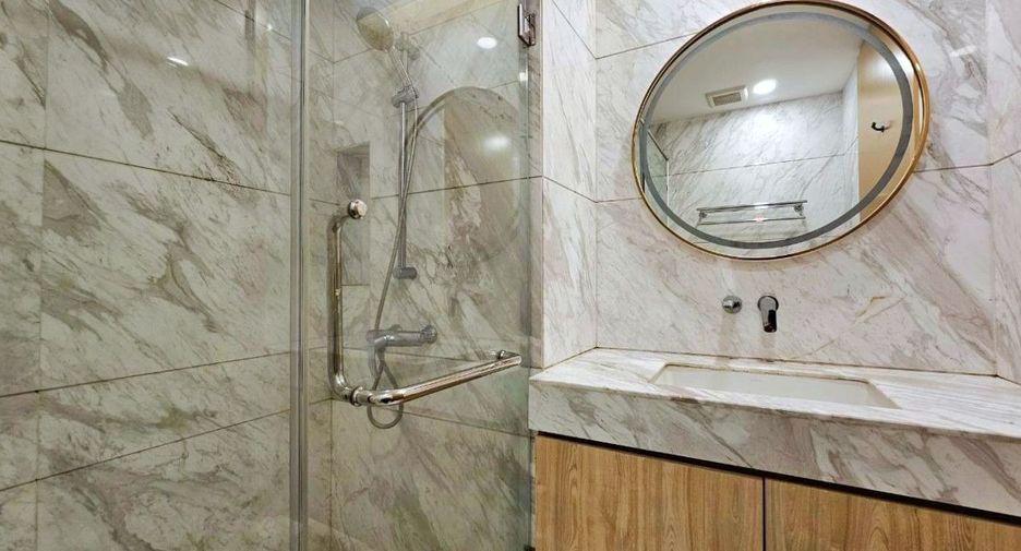 For rent and for sale 3 bedrooms condo in Khlong Toei, Bangkok