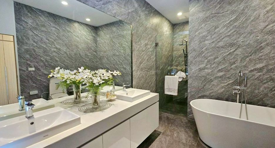 Apartment zur Miete mit 3 Zimmer in Khlong Toei, Bangkok