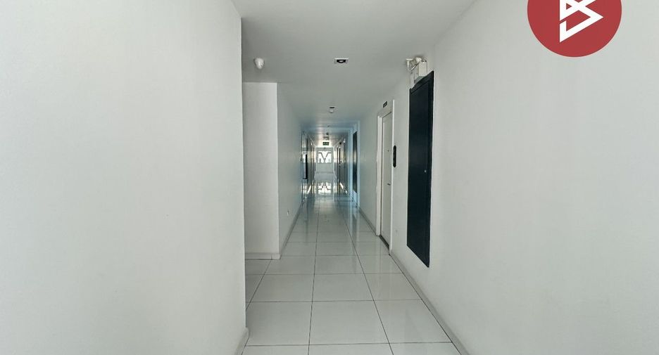 出售 1 卧室 公寓 在 Si Racha, Chon Buri