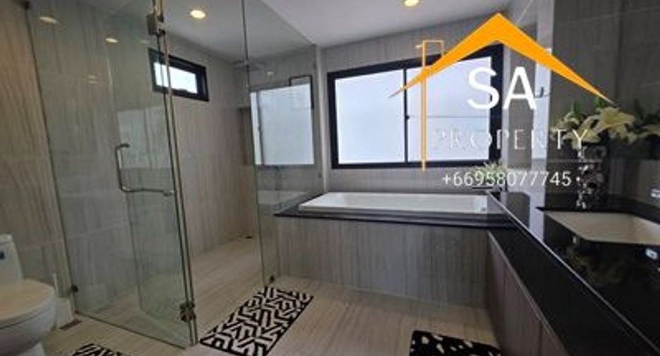 For rent 4 bedrooms villa in East Pattaya, Pattaya