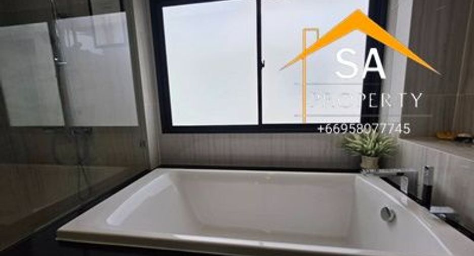 For rent 4 bedrooms villa in East Pattaya, Pattaya