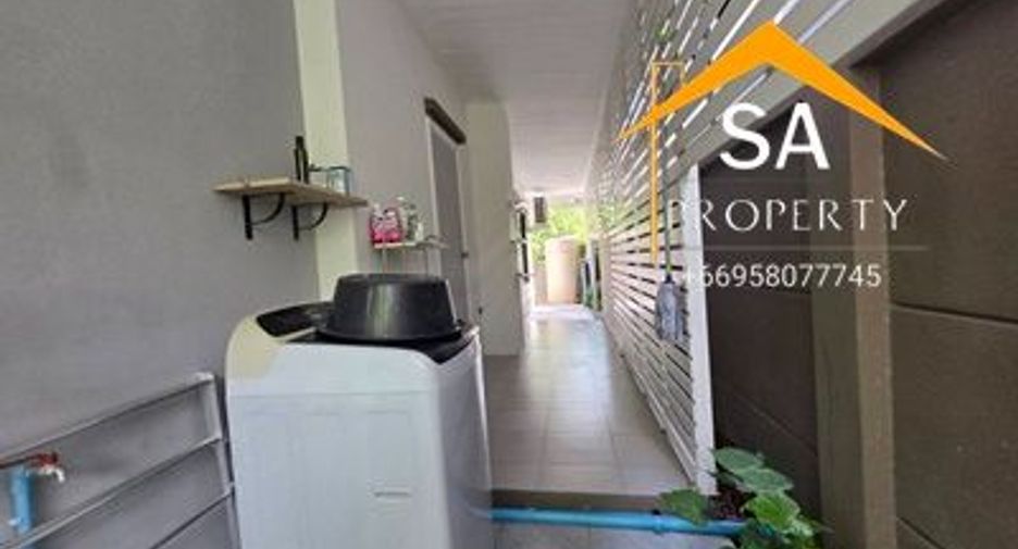 For rent 4 bedrooms villa in East Pattaya, Pattaya