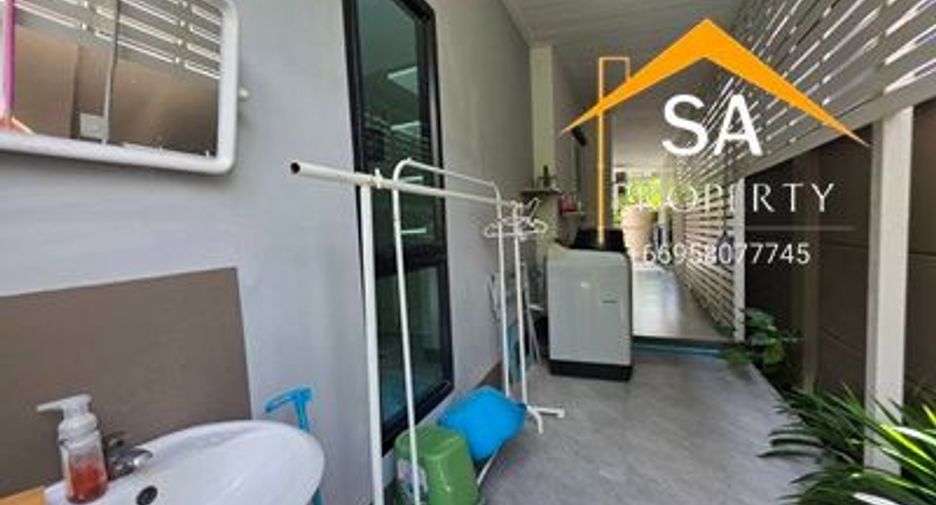 For rent 4 bedrooms villa in East Pattaya, Pattaya