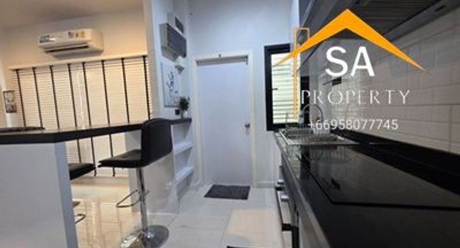 For rent 4 bedrooms villa in East Pattaya, Pattaya