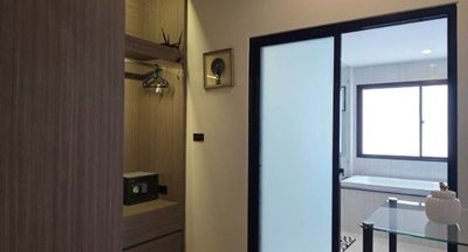 For rent 4 bedrooms villa in East Pattaya, Pattaya