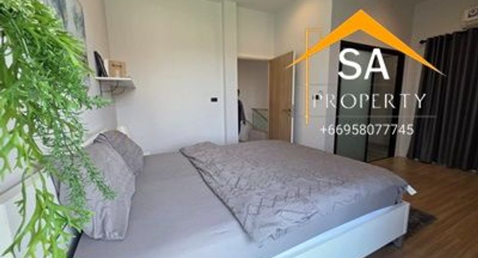 For rent 4 bedrooms villa in East Pattaya, Pattaya